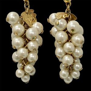 Vintage Faux Pearl Grape Cluster Vine Dangle Earrings Gold Tone Post Stud Grapes